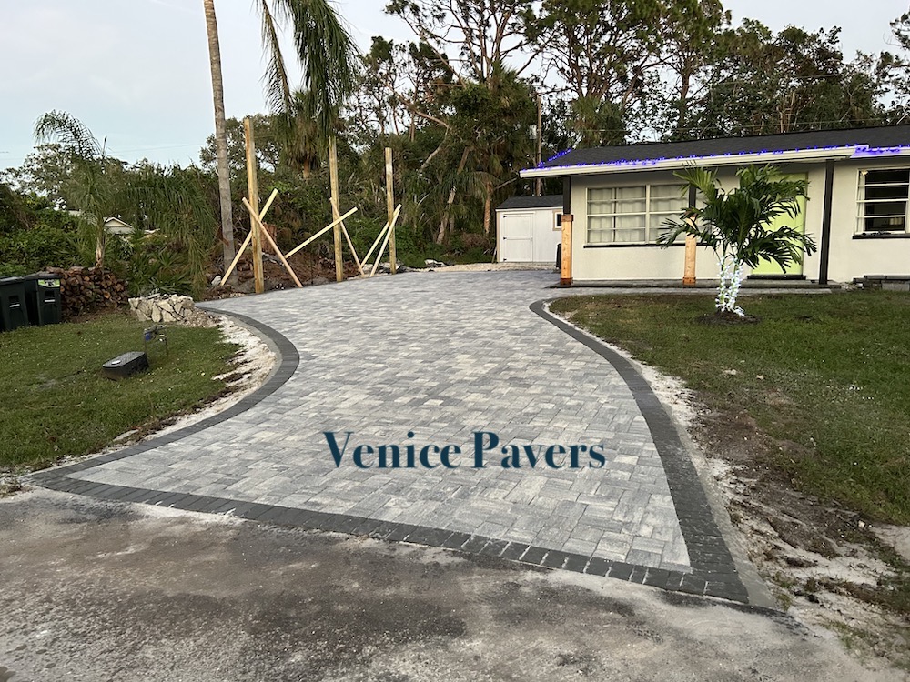 Sharktooth Paver Driveway with Border